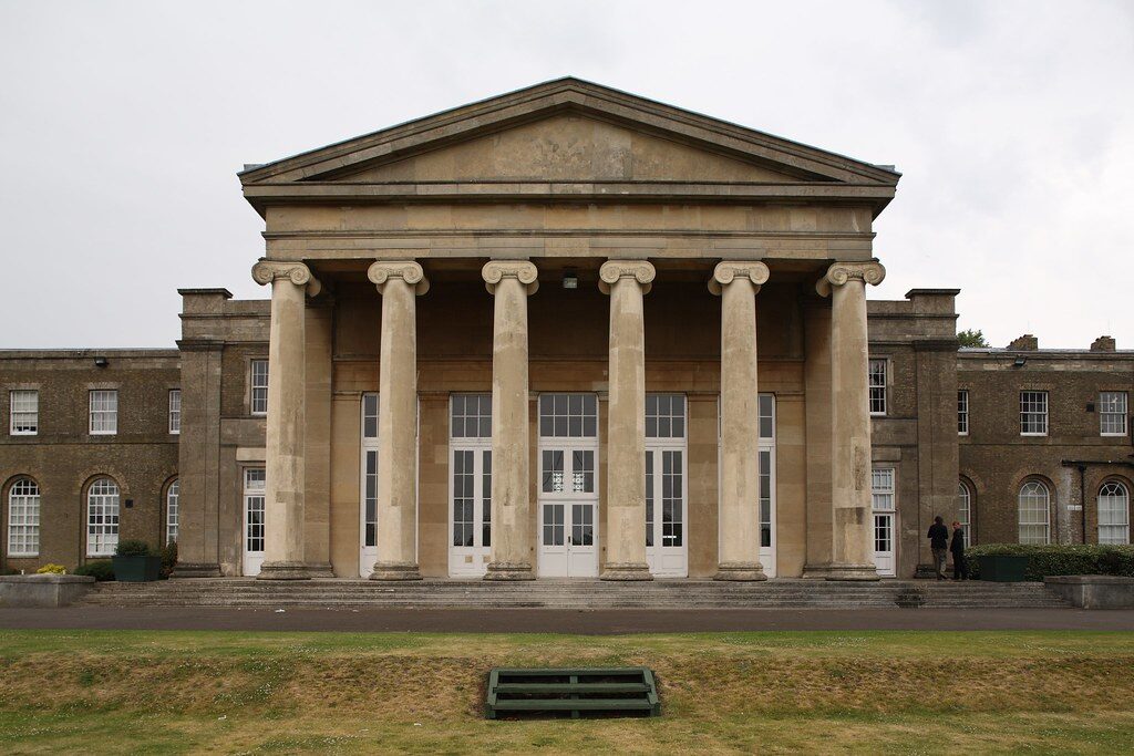 Mill Hill School